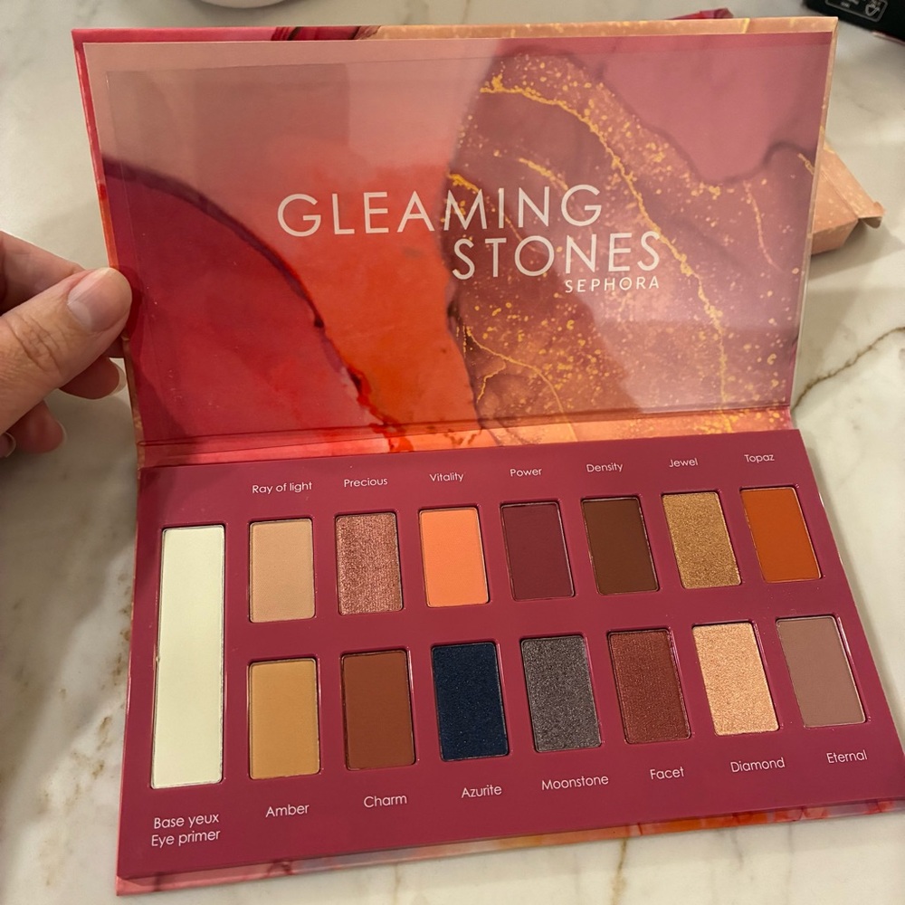Sephora Gleaming Stones Eye Palette - brand new in box. Gorgeous colours!!